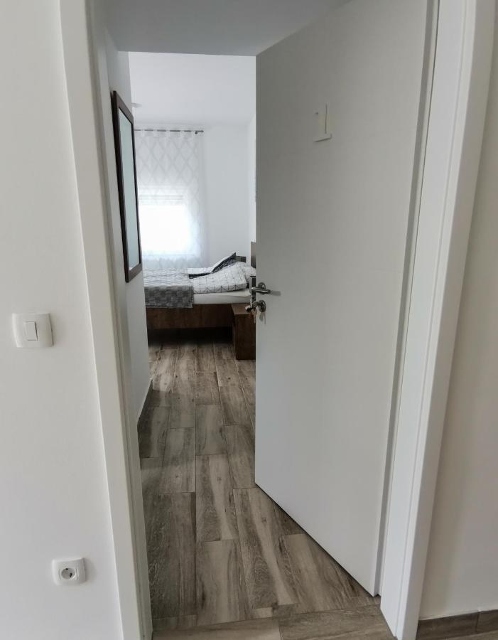 Hostel Postaja ルシェ エクステリア 写真