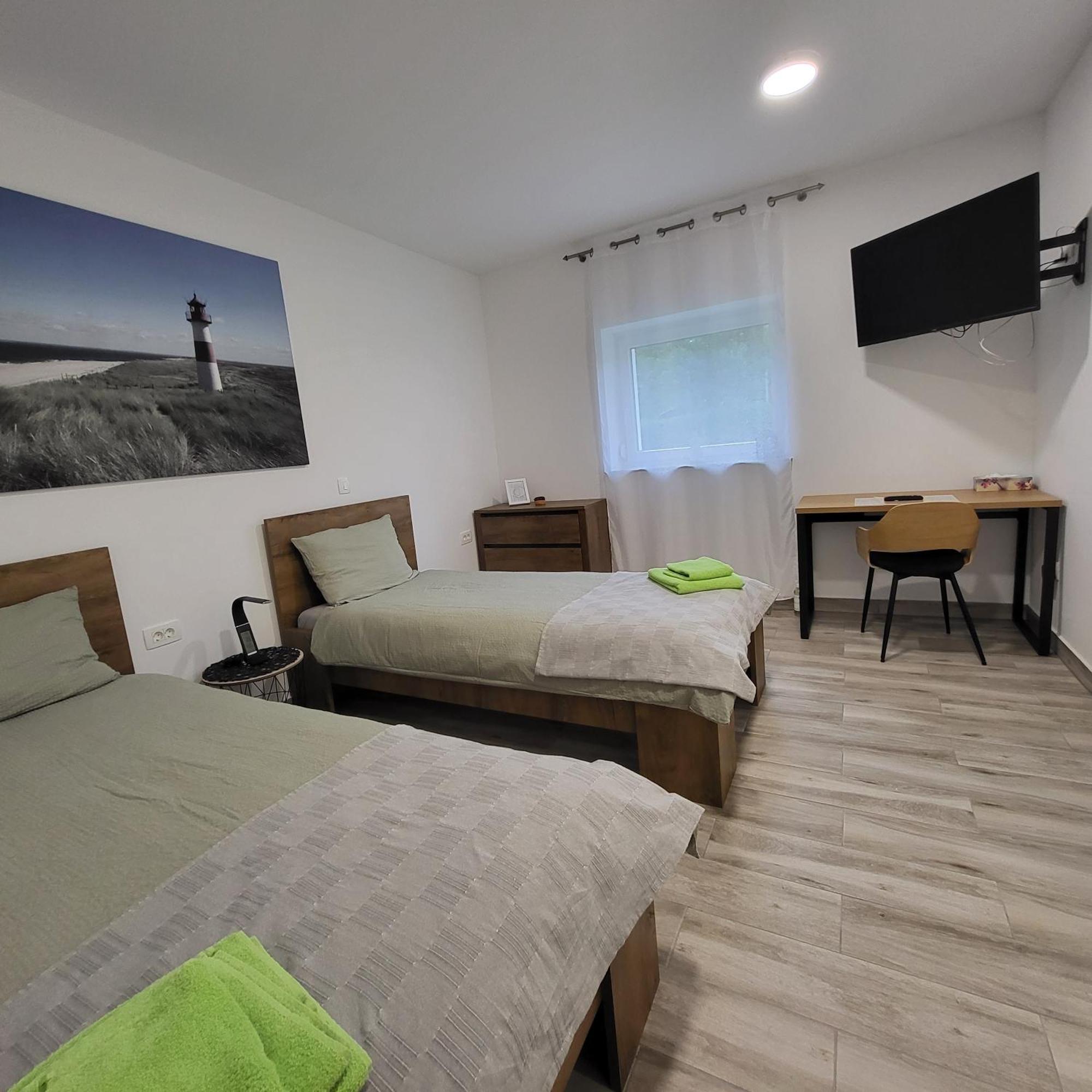 Hostel Postaja ルシェ エクステリア 写真